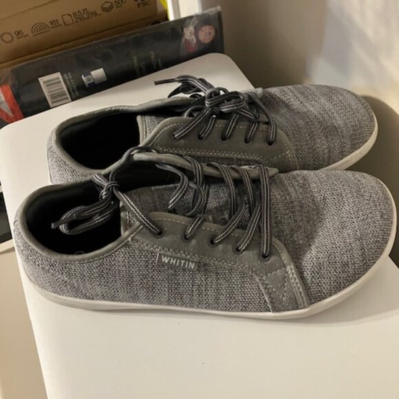 Size 11 Whitten Sneakers-Shoes gray color - Picture 2 of 3